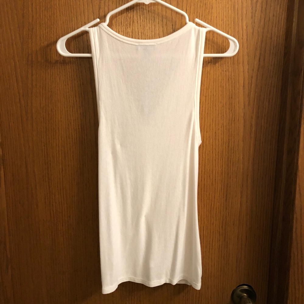 Express Ruched Front Tank - Picture 2 of 3